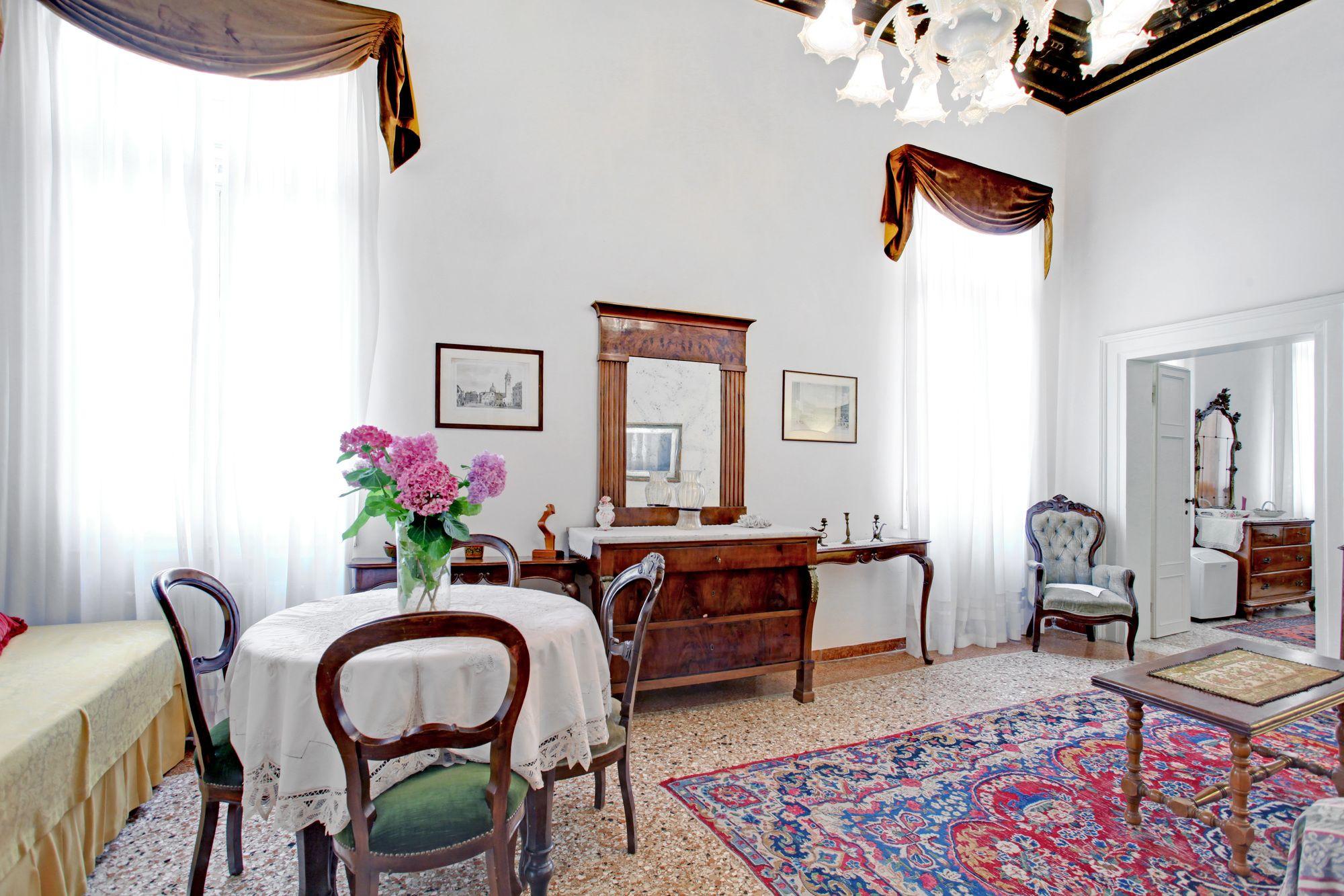 Testa - Wr Apartments Venice Luaran gambar
